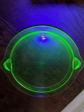 Antique Greentown Glass Green Uranium Glass Cake Plate Fleur De Lis Pattern 1900